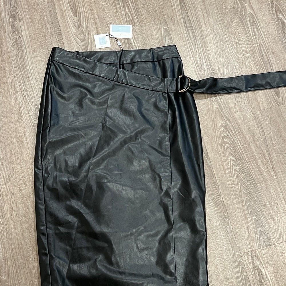 Vegan leather Black Midi Skirt with Belt with Tags - Picture 2 of 5
